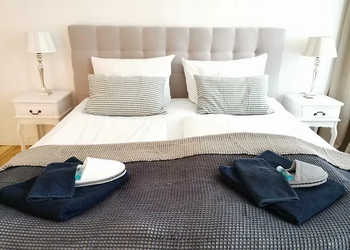 Fritz By Rockchair Apartments L Superhost Status L 3 Bedrooms Boxspringbeds 2 Bathrooms 2 Kitchen - Cozy Family & Business Flair Welcomes You!