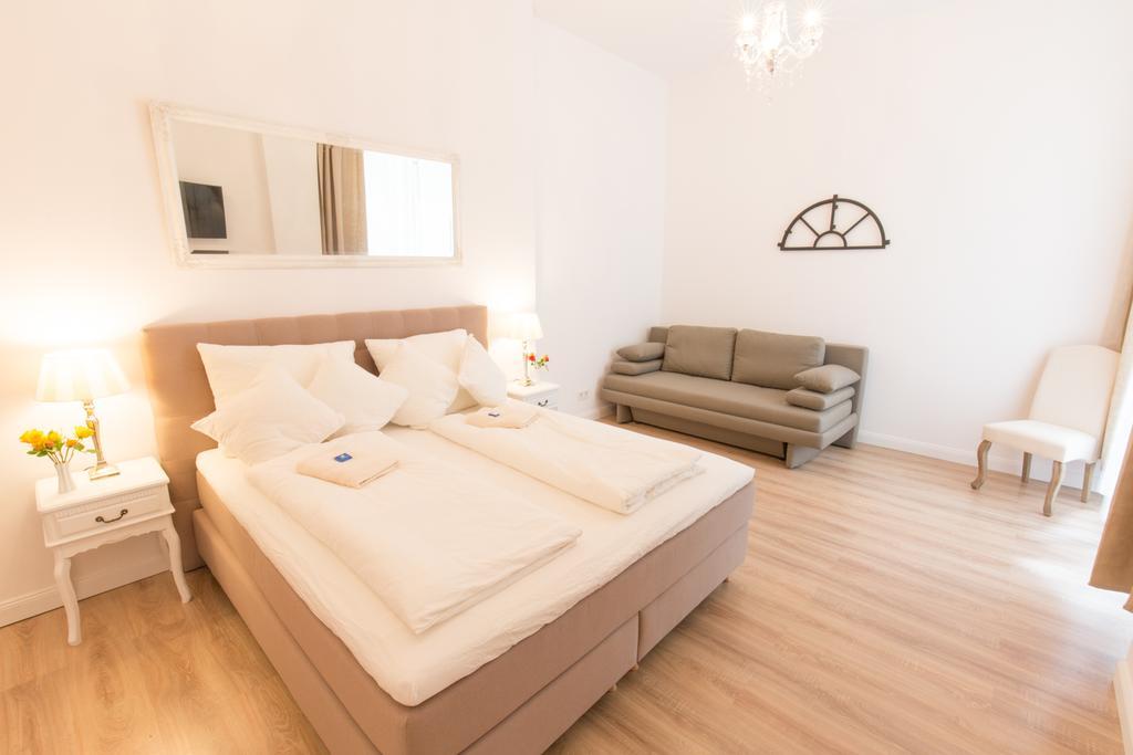 Fritz By Rockchair L Superhost Status L 3 Bedrooms Boxspringbeds 2 Bathrooms 2 Kitchen - Cozy Family & Business Flair Welcomes You! Берлин