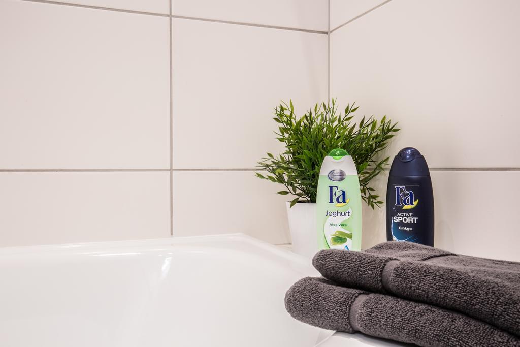 Fritz By Rockchair L Superhost Status L 3 Bedrooms Boxspringbeds 2 Bathrooms 2 Kitchen - Cozy Family & Business Flair Welcomes You! Berlin