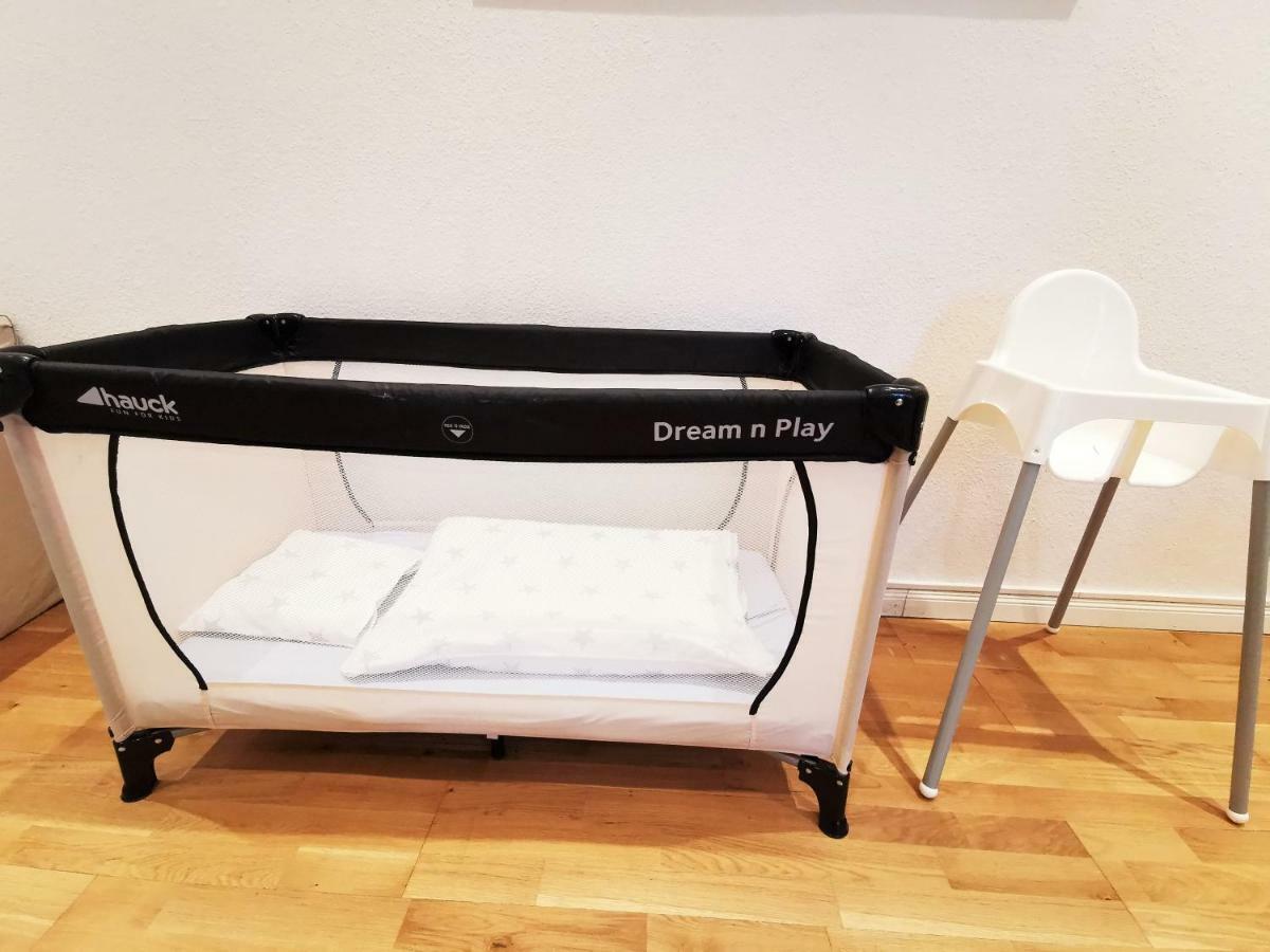 Fritz By Rockchair L Superhost Status L 3 Bedrooms Boxspringbeds 2 Bathrooms 2 Kitchen - Cozy Family & Business Flair Welcomes You! Berlin